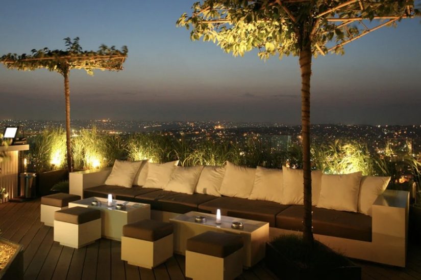 10 Unforgettable Rooftop Bars: A Journey Through Views, Vibes, and Culinary Delights